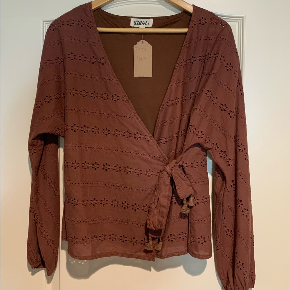 Size Medium Brown tie front long sleeve shirt